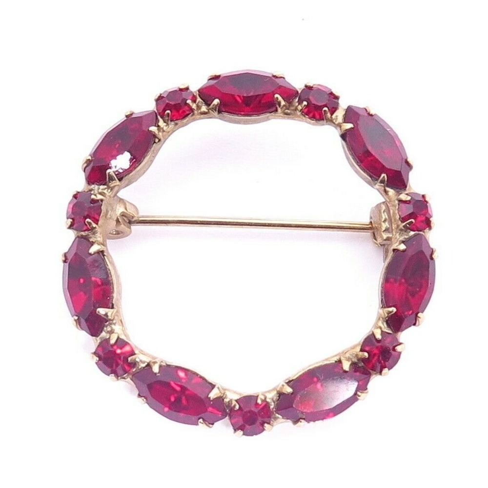 VINTAGE DEEP RUBY RED MARQUISE & BRILLIANT RHINESTONE GOLD TONED‎ WREATH PIN